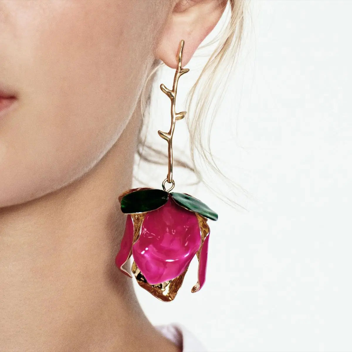 Retro and trendy drip metal floral earrings, niche and versatile, creative design sense